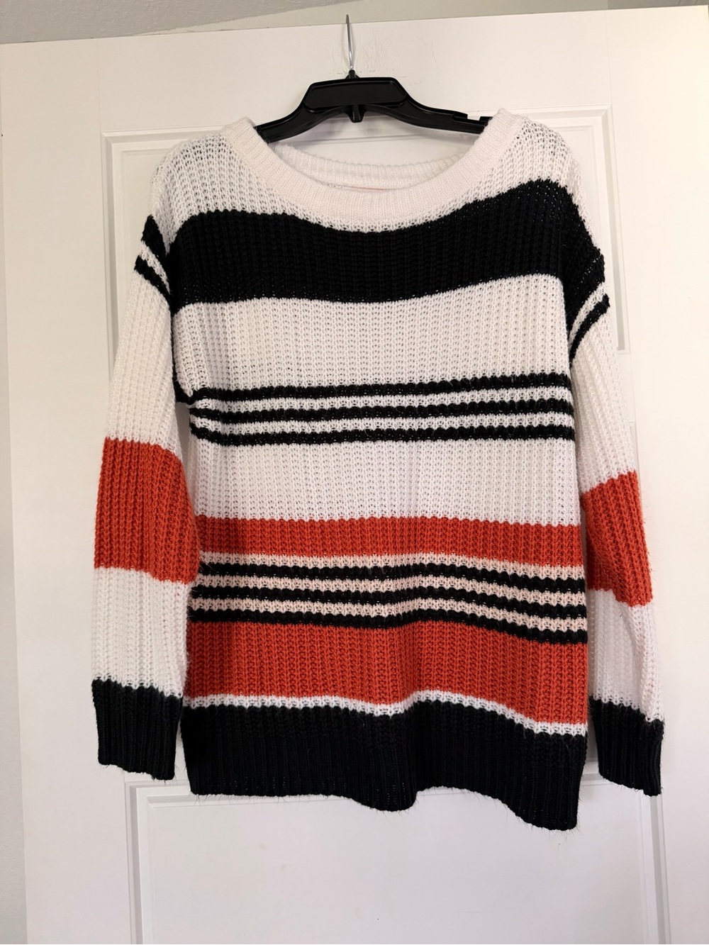 Women’s Striped Knit Sweater Size Small White Black Rust Orange